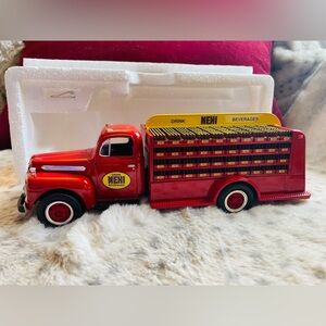 First Gear 1/34 1951 Ford F-6 Bottler Truck Nehi Diecast Model 19-1074